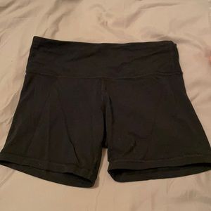 Lululemon biker shorts black